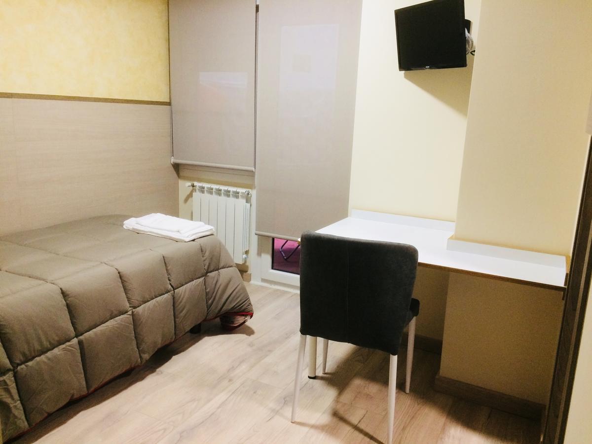 ホテル Hostal Oregar サンティアゴ・デ・コンポステーラ エクステリア 写真